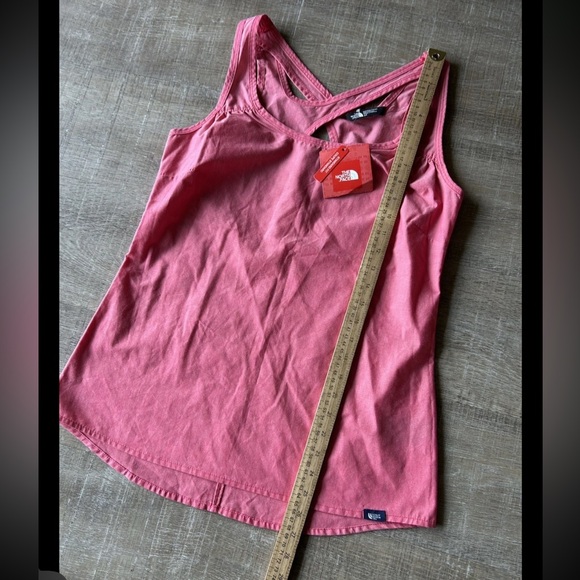 The North Face TNF Woven BB Tank Women’s Small Pink Red NEW $45 Outdoor Logo - Picture 7 of 8